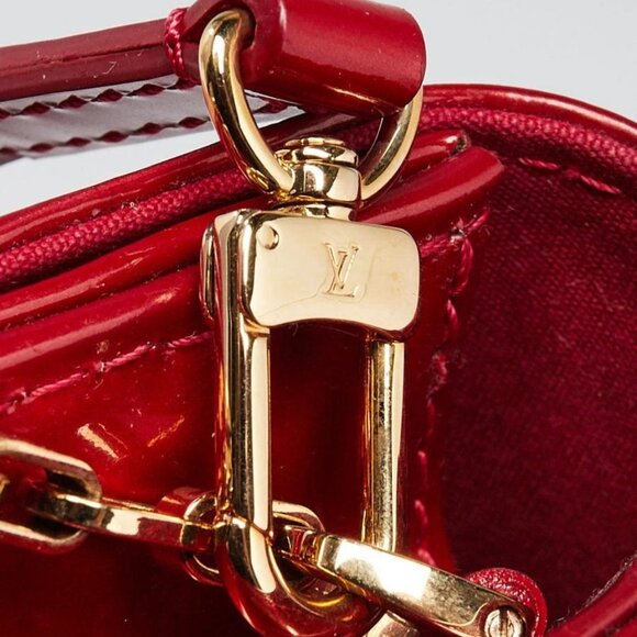 Louis Vuitton Pomme D'Amour Monogram Vernis Ana Clutch Bag - Picture 11 of 12